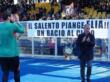 Lecce, al Via del Mare gli ultras ricordano il bimbo ucciso dalla mamma: «Un bacio al cielo»