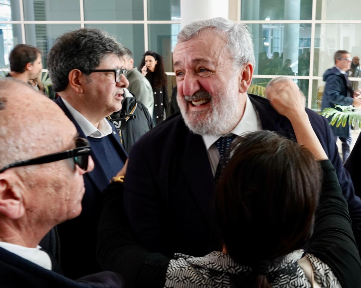 Regione Puglia, il commiato di Emiliano e gli auguri a Decaro: «Un assessorato? Non dipende da me» – FOTO
