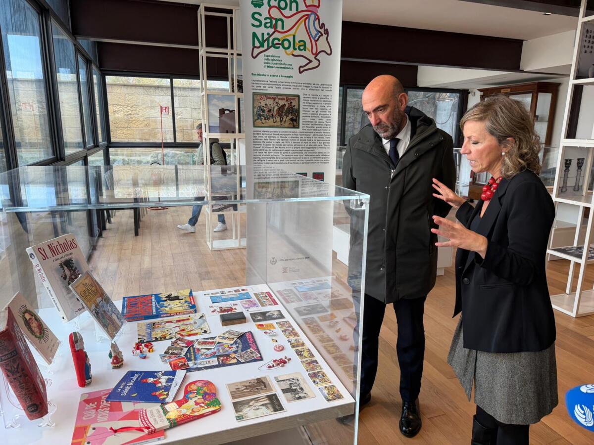 Galleria foto 'A Bari “Giocando con San Nicola”: in mostra al Museo di Santa Scolastica la statua di 60mila Lego – FOTO' - foto 5