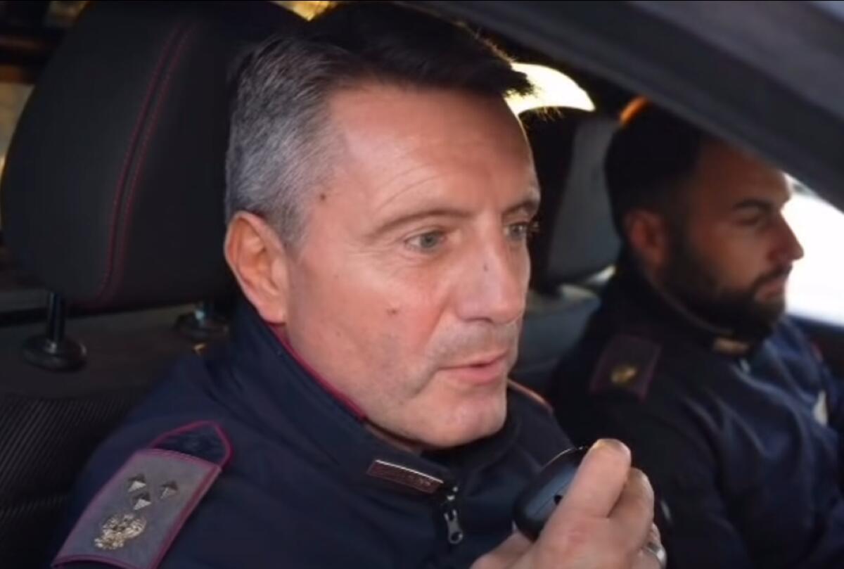 L’ultimo turno a Japigia dopo 30 anni in Volante, il commosso addio dell’agente: «Vi porto nel cuore» – VIDEO L’ultimo turno a Japigia dopo 30 anni in Volante, il commosso addio dell’agente: «Vi porto nel cuore» – VIDEO