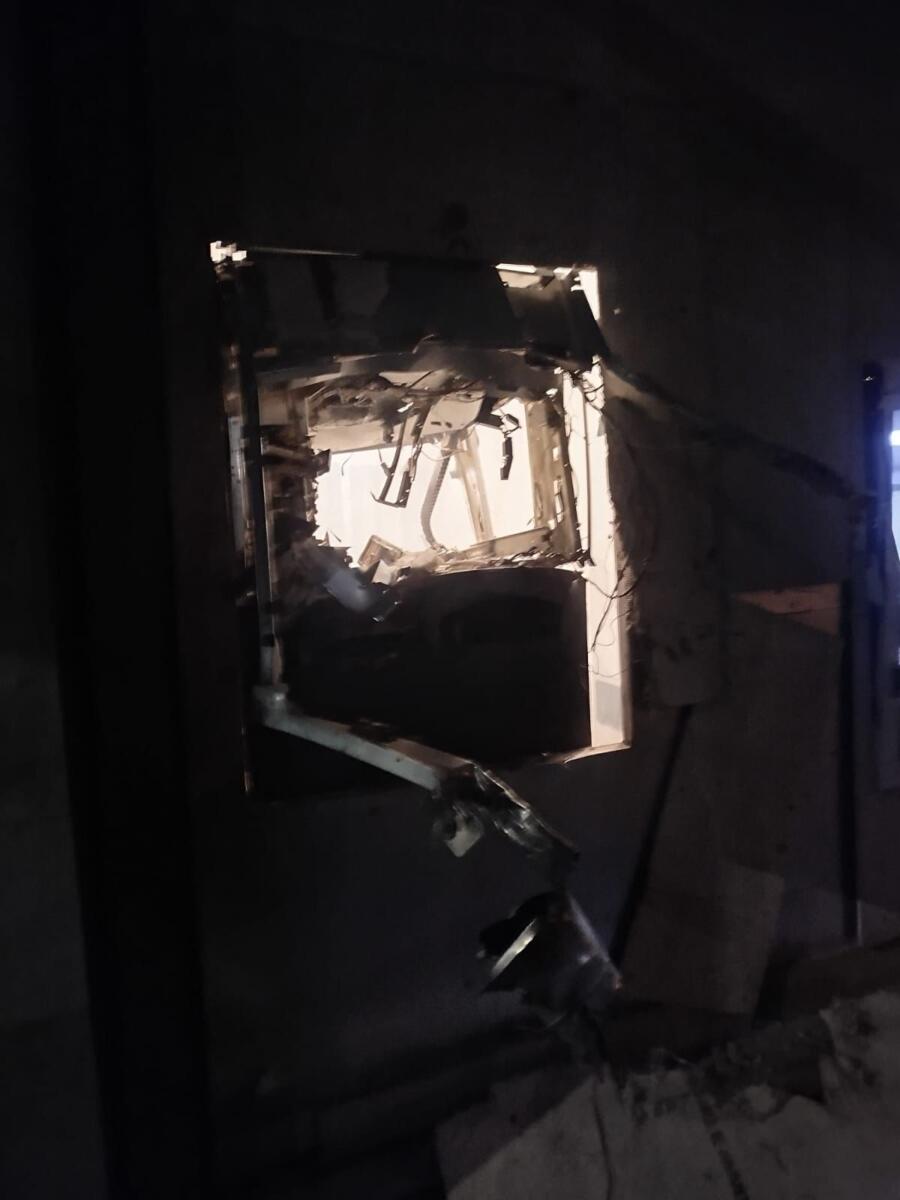 Galleria foto 'Assalto al bancomat a Brindisi, esplosione nella notte in viale Commenda: bottino da quantificare – FOTO e VIDEO' - foto 1