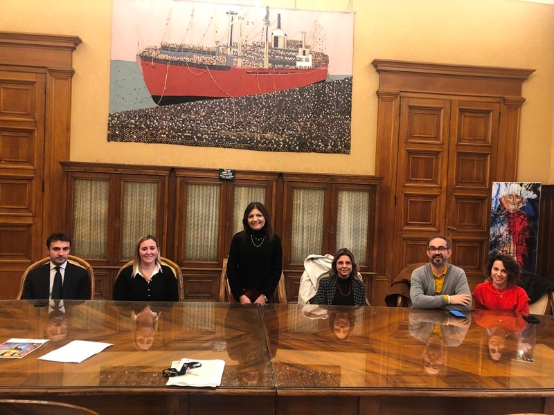 Galleria foto 'Bari, via al “Brucaliffo”: un progetto che non lascia sole le famiglie con ragazzi autistici durante le feste' - foto 1