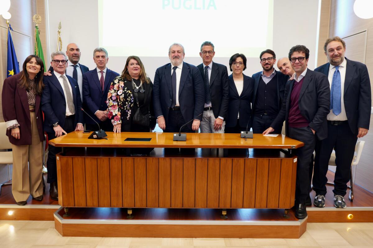 Galleria foto 'Regione in festa con i “Capodanni di Puglia”: musica e tradizione nelle piazze di ogni capoluogo – VIDEO' - foto 3