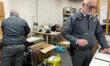 Andria, capi di abbigliamento con marchi contraffatti prodotti in un laboratorio abusivo: scatta il sequestro – VIDEO