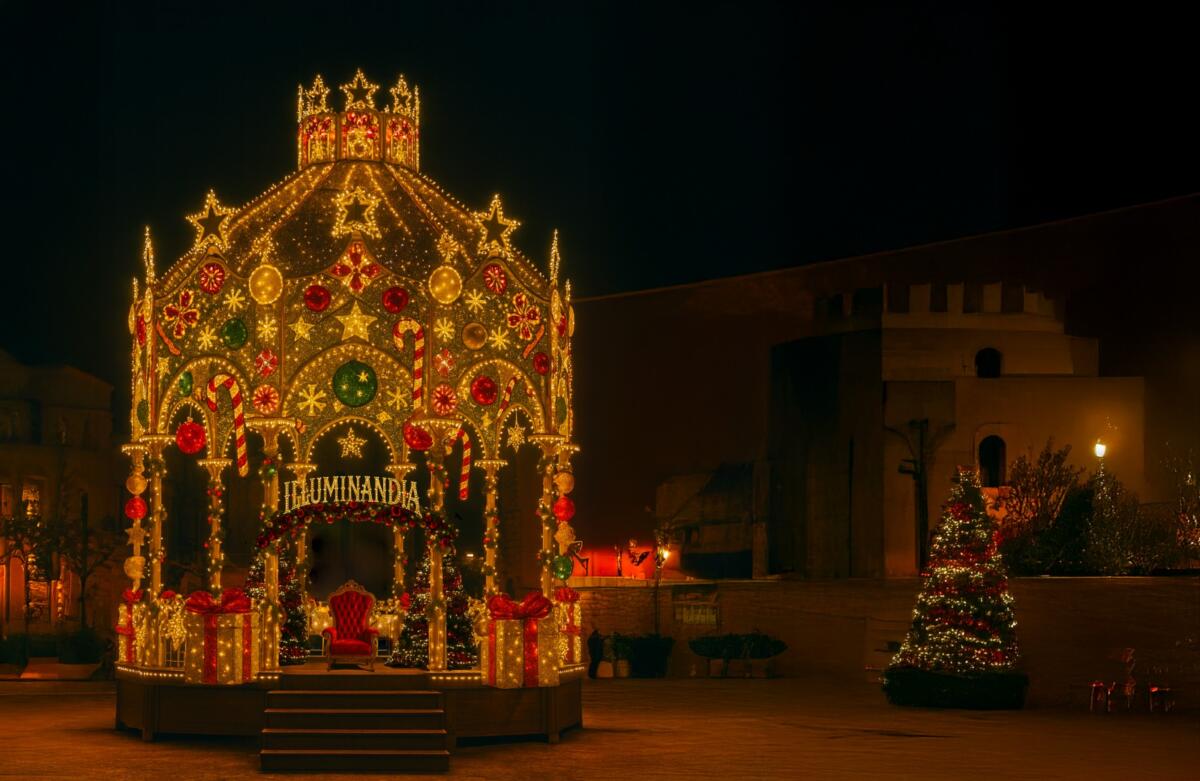 Galleria foto 'Monopoli, la città si accende con “Illuminandia”: ecco il parco natalizio più grande della Puglia' - foto 1