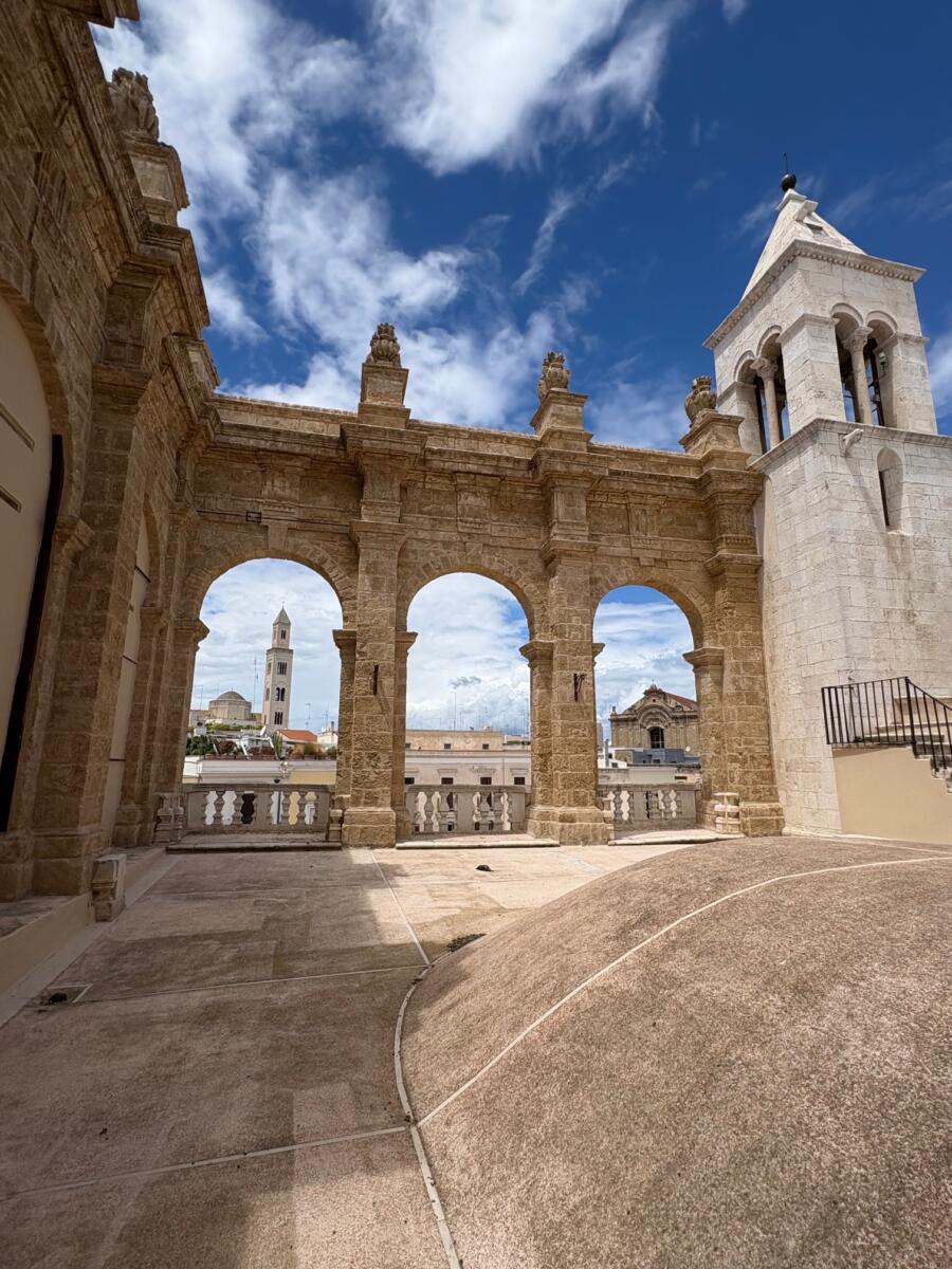 Galleria foto 'Bari riapre le porte di Palazzo Starita: storia, cultura e arte nel cuore della città vecchia' - foto 2