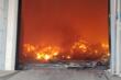 Incendio alla Terminal Puglia di Rutigliano: le impressionanti immagini dall’interno del capannone in fiamme – VIDEO