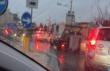 Maltempo, incidente sulla Ss 96: donna pronta al parto bloccata nel traffico. I carabinieri la scortano in ospedale