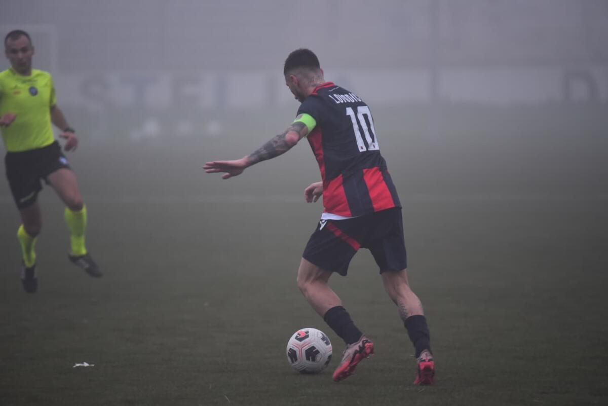Galleria foto 'Eccellenza, Taranto k.o. nella nebbia di Bisceglie: ionici sconfitti per 2-1 dall’Unione calcio' - foto 1