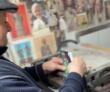 Putignano, il materiale elettorale si trasforma coriandoli per Carnevale nella storica bottega di Vincenzo