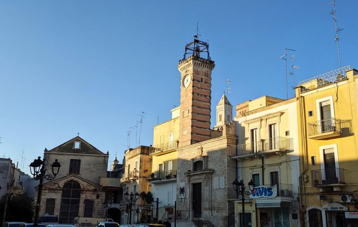 Galleria foto 'Modugno, la Commissione si insedia in Comune: ispettori passano al vaglio atti e procedure' - foto 1