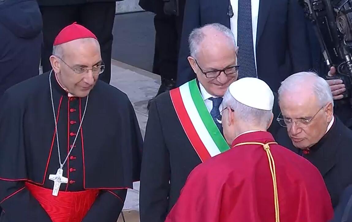 Festa dell’Immacolata: papa Leone depone rose bianche e invoca pace e speranza per l’umanità Festa dell’Immacolata: papa Leone depone rose bianche e invoca pace e speranza per l’umanità