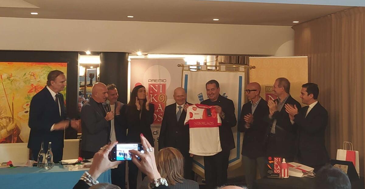 Galleria foto 'Bari, a “Fefè” De Giorgi il premio alla carriera della Fondazione Nikolaos: «Un riconoscimento per tutta la pallavolo»' - foto 1