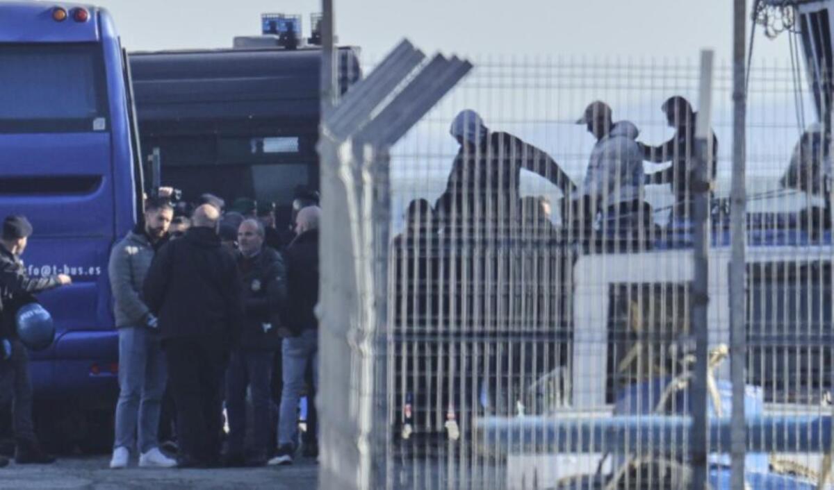 Galleria foto 'Via libera Ue ai nuovi rimpatri: accordi con Paesi terzi, più obblighi e centri fuori dall’Unione' - foto 1