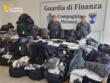 Otranto, sequestrati 1.330 capi di abbigliamento con marchi contraffatti: denunciate due persone