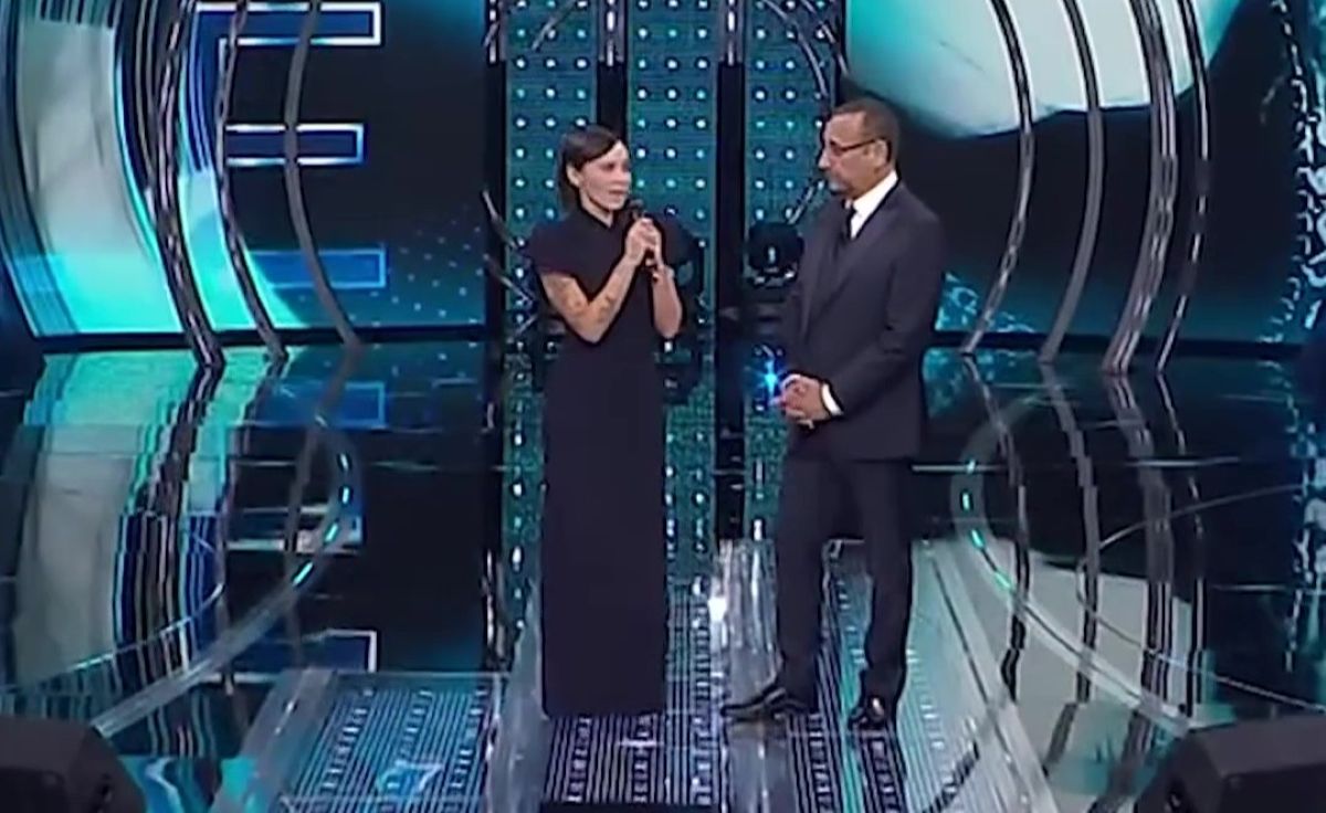 Galleria foto 'Sanremo 2026, Serena Brancale canta “Qui con me”: «Una lettera alla persona più importante della mia vita» – VIDEO' - foto 1