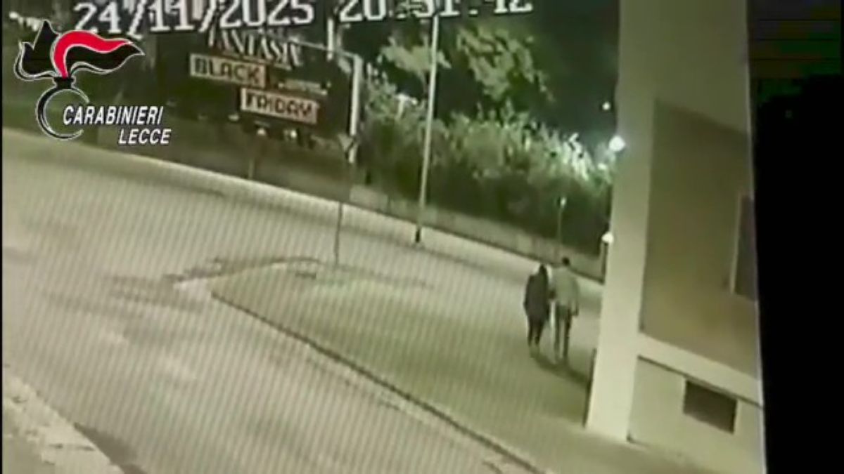 Galleria foto 'Nardò, Tatiana e Dragos passeggiano per le strade del paese il giorno della scomparsa della ragazza – VIDEO' - foto 1