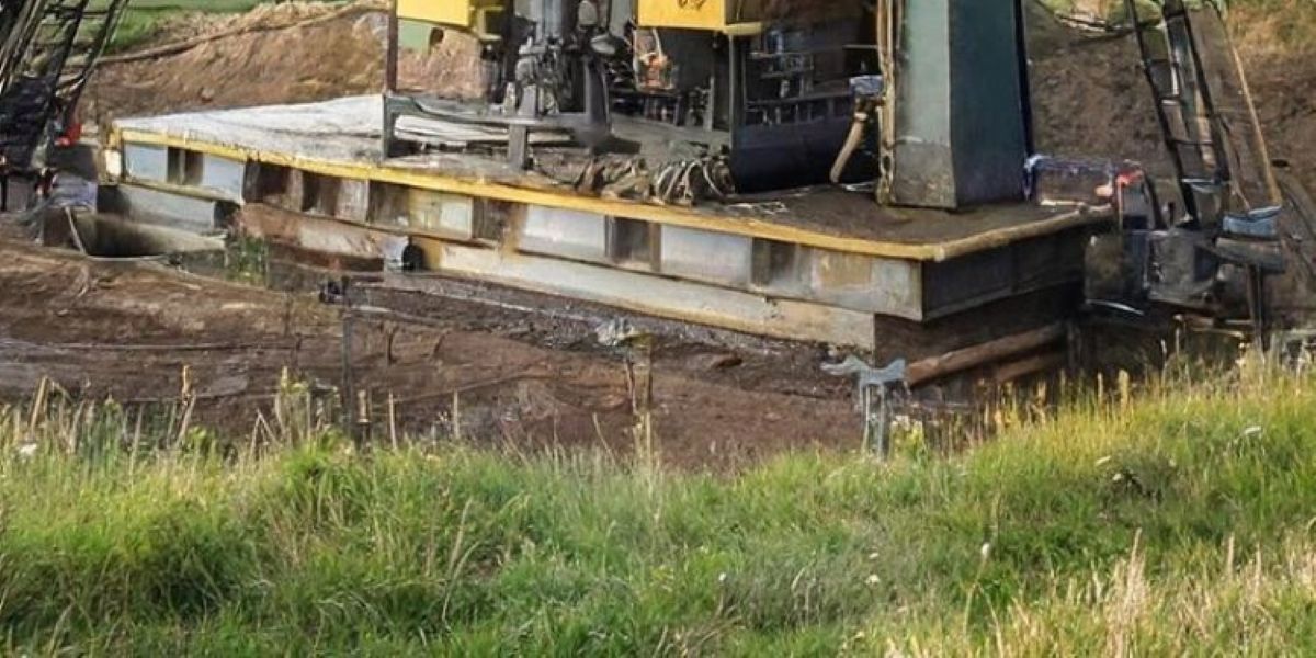 Galleria foto 'Gas e petrolio, tornano le trivelle in Capitanata: nuovi pozzi accanto a pannelli fotovoltaici e pale eoliche' - foto 1