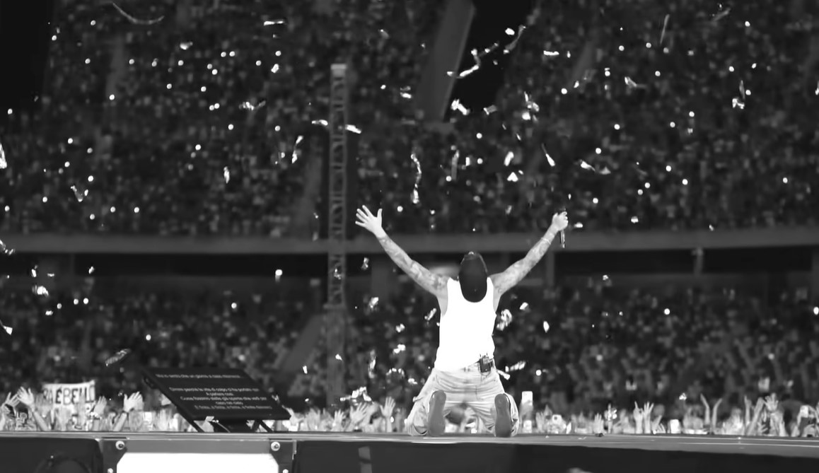 Ultimo, fuori il videoclip di “Bella davvero”: il live allo stadio San Nicola di Bari – VIDEO Ultimo, fuori il videoclip di “Bella davvero”: il live allo stadio San Nicola di Bari – VIDEO