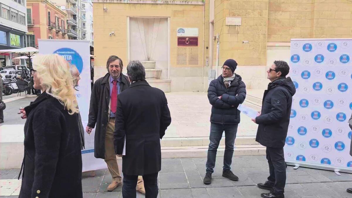 Galleria foto 'Riforma della Giustizia, a Bari in piazza il Comitato per il “Sì” al referendum – VIDEO' - foto 1