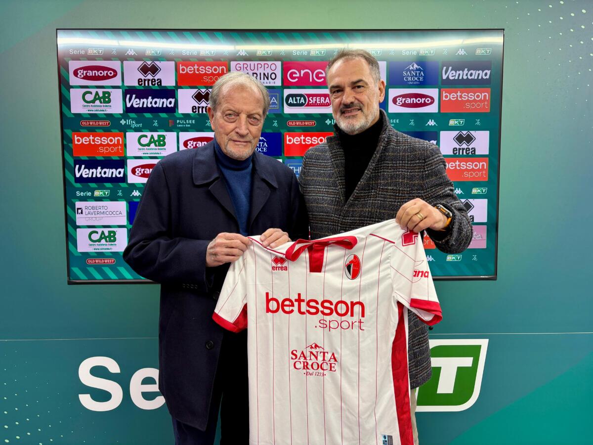 Galleria foto 'Bari calcio, delegazione AIAC in visita allo stadio San Nicola' - foto 1