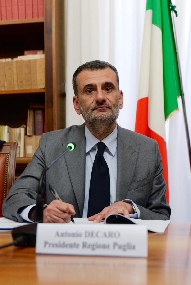 Galleria foto 'Contrasto al caporalato, Decaro a Brindisi per la firma del protocollo: «Contro ogni sfruttamento» – VIDEO' - foto 1