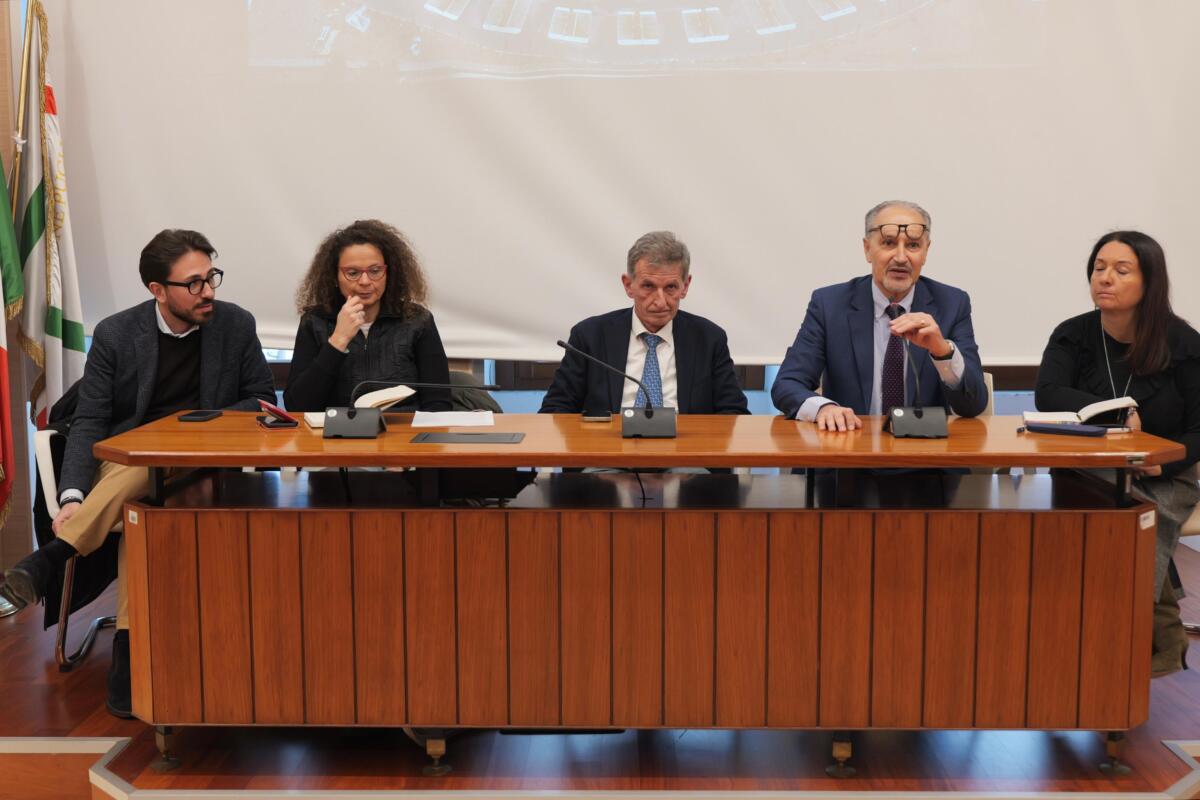Galleria foto 'Vertenza Vestas, raggiunta intesa tra sindacati e azienda: trasferimento rinviato di 30 giorni ' - foto 1
