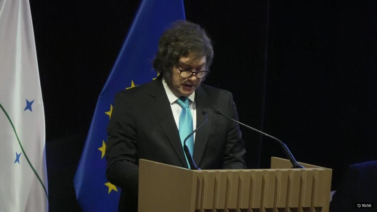 Galleria foto 'Ue-Mercosur, firmato l’accordo: via i dazi su 90% degli scambi. Milei: «Grazie a Meloni»' - foto 2