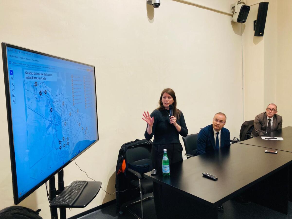 Galleria foto 'Bari verso il Brt, presentato il Piano sosta: la città perderà solo l’1% dei posti auto attuali' - foto 2