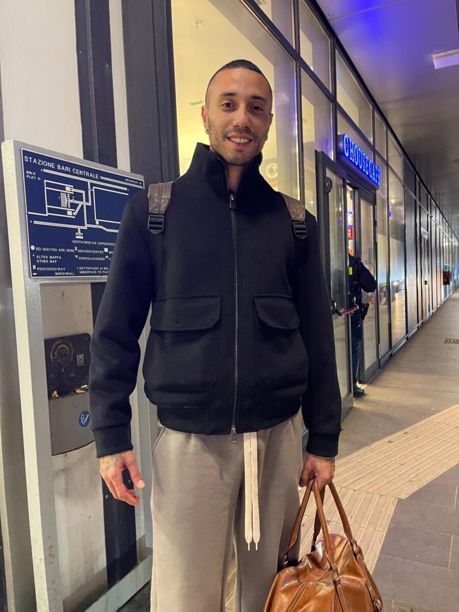 Galleria foto 'Calciomercato Bari, Kevin Piscopo è atterrato in città: il trequartista arriva dalla Juve Stabia – FOTO' - foto 4