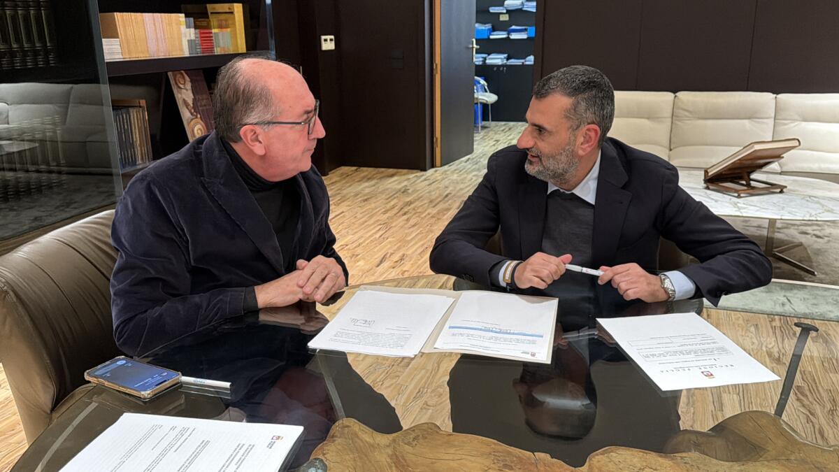 Liste d’attesa, Decaro firma il primo atto da presidente: «Piani sperimentali e monitoraggio» – VIDEO Liste d’attesa, Decaro firma il primo atto da presidente: «Piani sperimentali e monitoraggio» – VIDEO