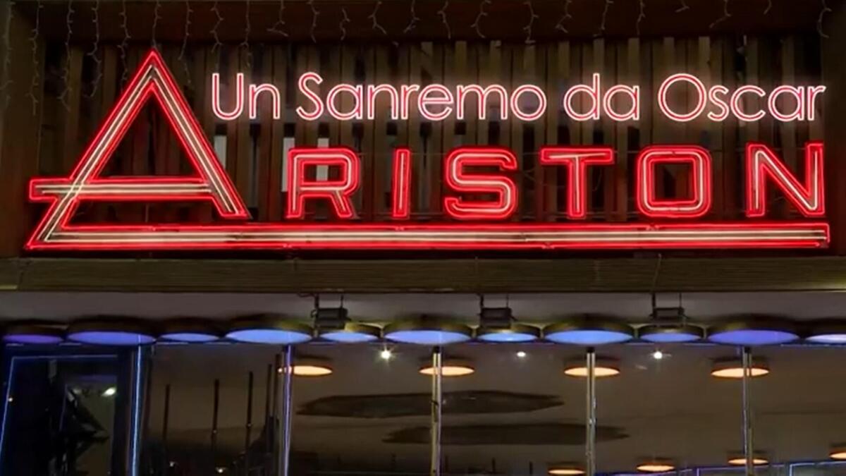 Galleria foto 'Sanremo 2026, a un mese dal Festival: prove con orchestra, debutti e ritorni attesi' - foto 1