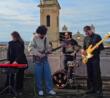 Sui tetti salentini suona la musica dei Queen, le immagini arrivano a Brian May – VIDEO