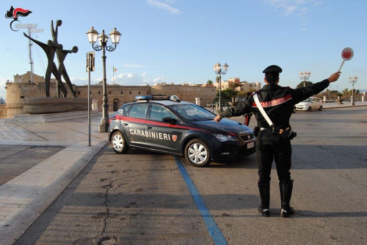 Galleria foto 'Taranto, nasconde un “panetto” di hashish nell’armadietto dell’azienda in cui lavora: arrestato un 47enne' - foto 1