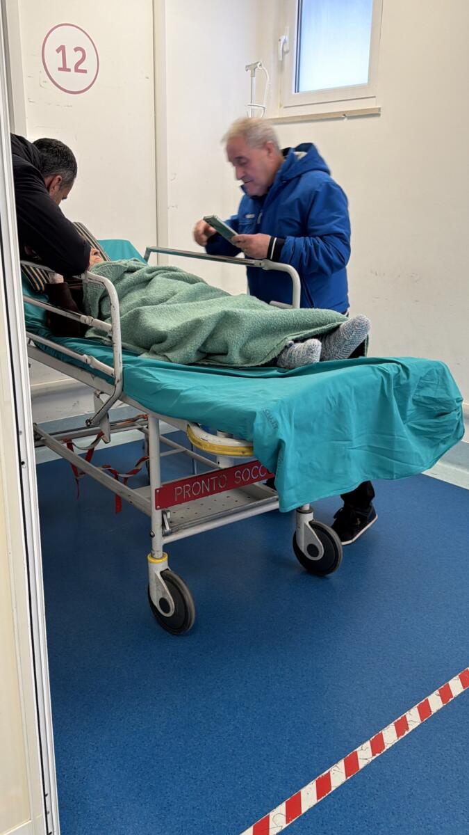 Emergenza nei pronto soccorso in Puglia, sopralluogo di Decaro al “Perrino” di Brindisi