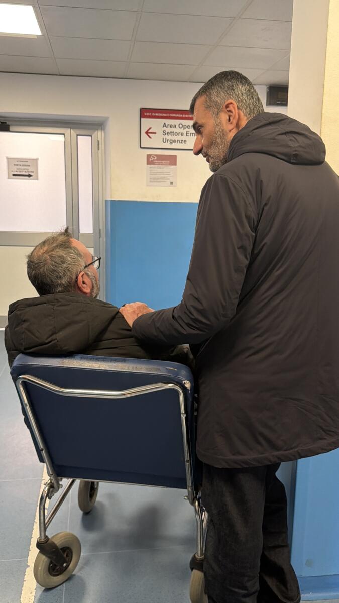 Emergenza nei pronto soccorso in Puglia, sopralluogo di Decaro al “Perrino” di Brindisi