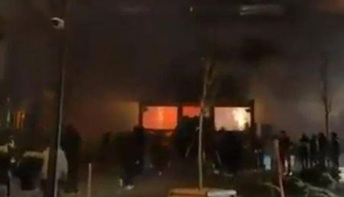 Esplosione durante la festa di Capodanno in una stazione sciistica in Svizzera, decine di morti e feriti Esplosione durante la festa di Capodanno in una stazione sciistica in Svizzera, decine di morti e feriti