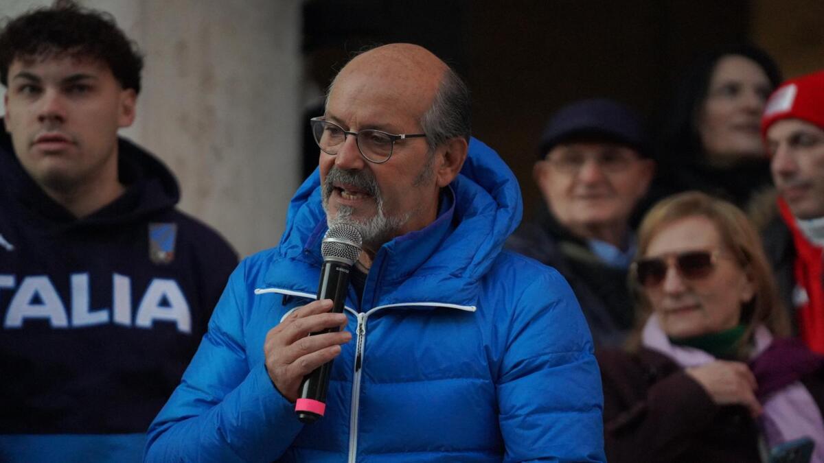 Si chiude a Foggia la tappa pugliese della Fiamma Olimpica di Milano-Cortina 2026: Samele tra i tedofori