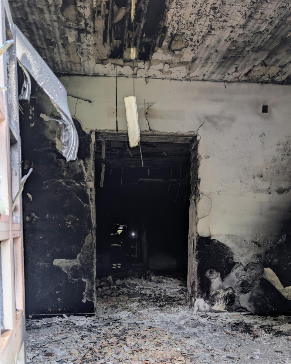Galleria foto 'Brindisi, incendio nel centro per migranti: «Gesto intimidatorio, un attacco ai diritti»' - foto 1