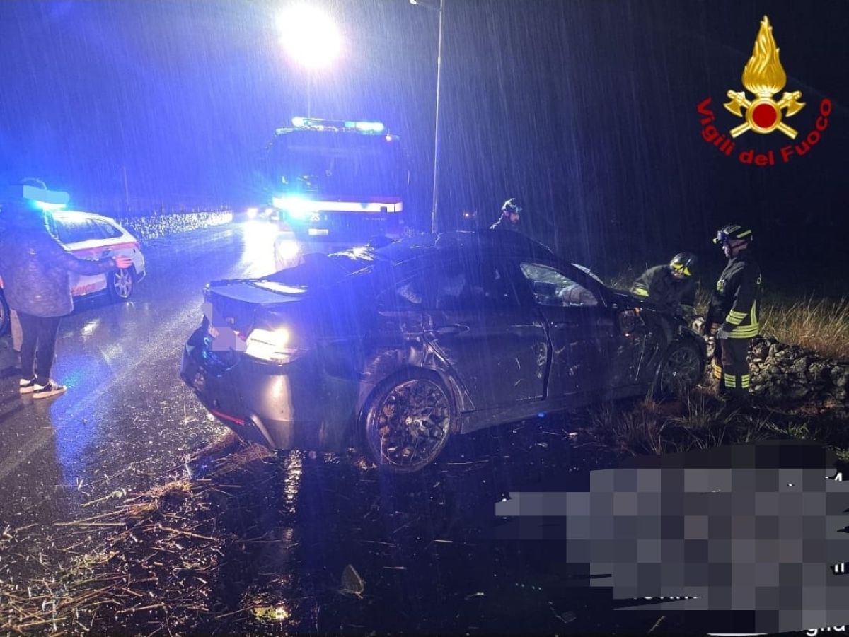 Galleria foto 'Maltempo in Puglia, la conta dei danni: muore un 38enne in un incidente' - foto 1