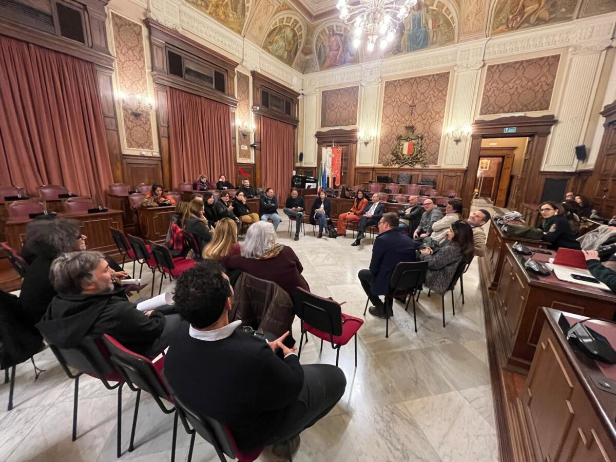 Galleria foto 'Bari, minori e alcol: genitori e Comune insieme per contrastare il fenomeno – VIDEO' - foto 1