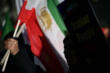 Tensioni in Iran, l’Europa isola i Pasdaran. Trump schiera la portaerei: «Il tempo sta per scadere»