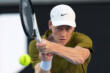 Australian Open, Sinner vince il derby italiano contro Darderi. Ai quarti anche l’altro azzurro Musetti