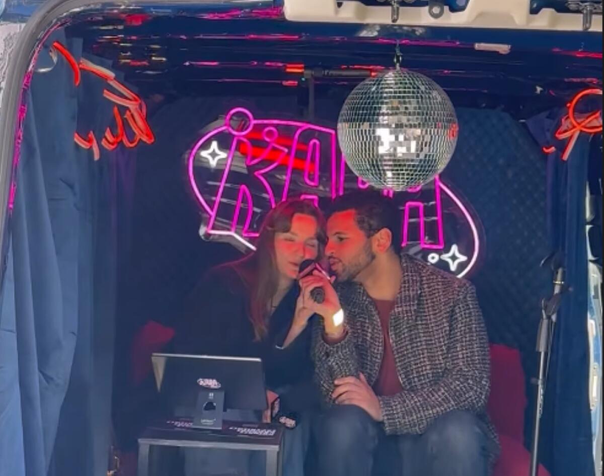 Galleria foto 'Bari come Tokyo, addio alle esibizioni in pubblico: apre “Kara Bari”, la prima karaoke room privata e hi-tech' - foto 1