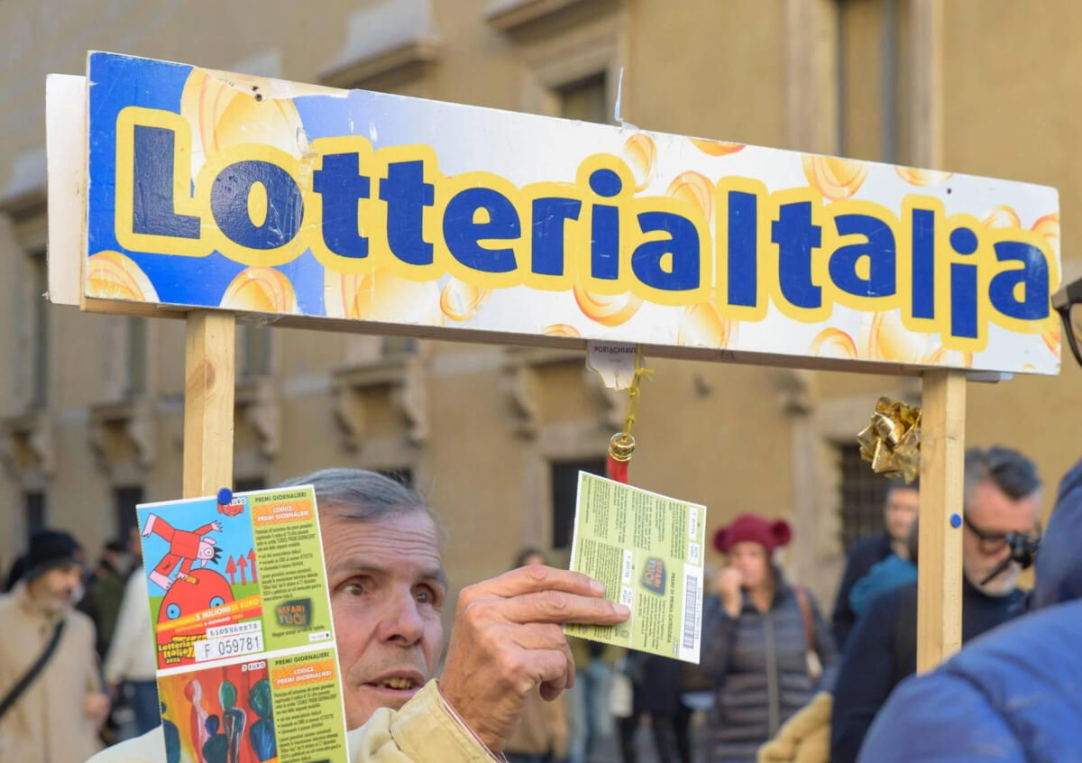 Lotteria Italia, premi per 300mila euro in Puglia e Basilicata: 100mila vinti a Gioia del Colle Lotteria Italia, premi per 300mila euro in Puglia e Basilicata: 100mila vinti a Gioia del Colle