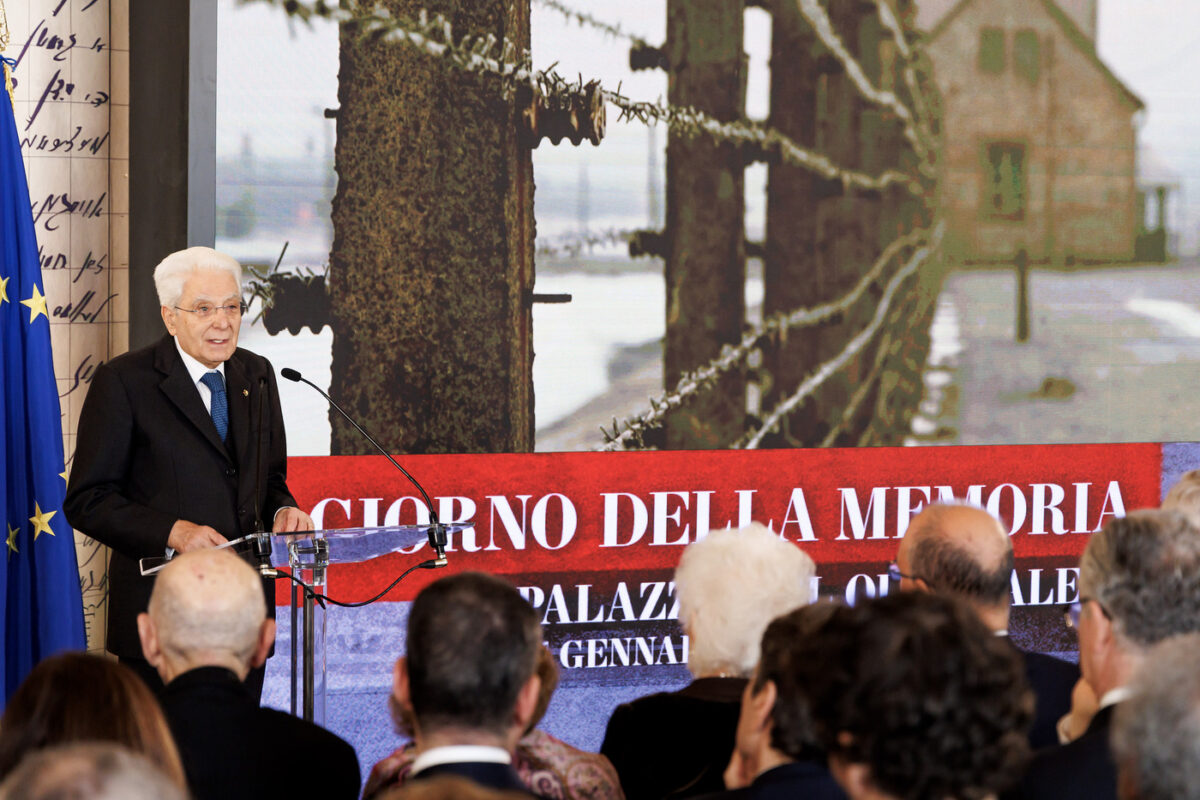 Galleria foto 'Giorno della Memoria, Mattarella: «Mai più odio e antisemitismo». Segre: «Gaza non oscuri la Shoah»' - foto 1