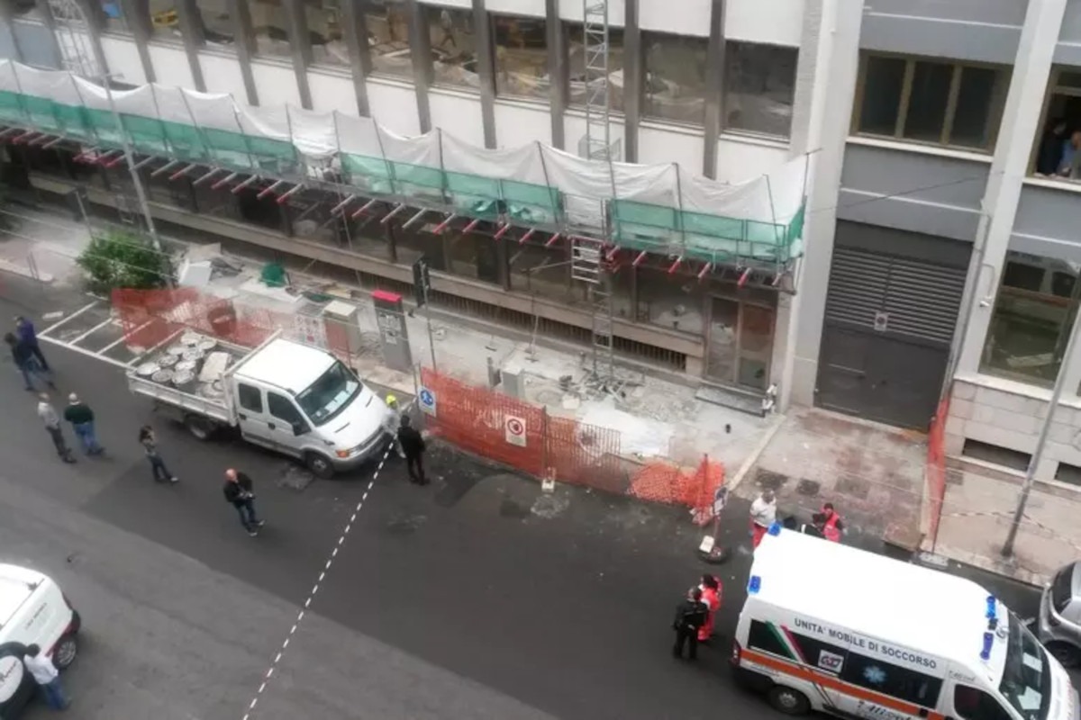 Galleria foto 'Bari, operaio morì dopo una caduta da un’impalcatura della sede Rai: due condanne' - foto 1