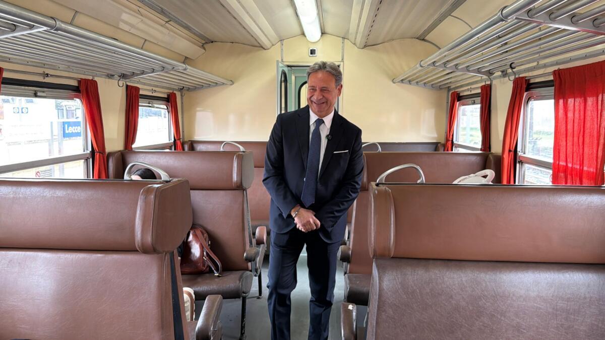 Galleria foto 'Trasporti, Pagliaro: «Nel Salento tre ore per percorrere 65 chilometri su treni a gasolio. Indegno»' - foto 1
