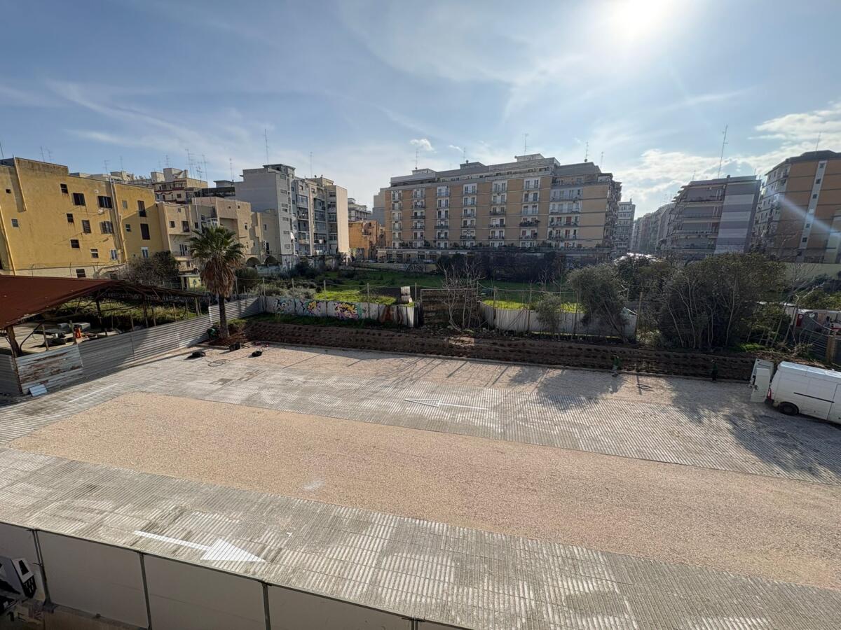 Bari, nuovo parcheggio temporaneo da 206 posti nell’ex Rossani: al via lunedì Bari, nuovo parcheggio temporaneo da 206 posti nell’ex Rossani: al via lunedì
