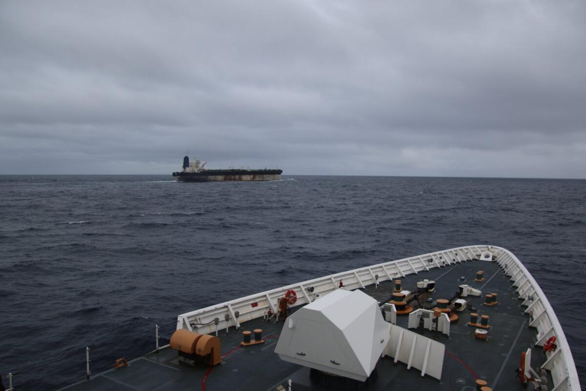 Galleria foto 'Gli Usa sequestrano la nave russa Marinera: il blitz dopo un inseguimento di due settimane' - foto 1